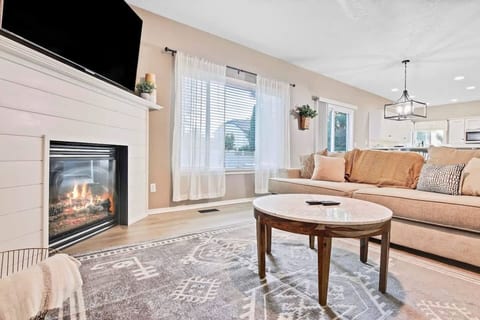Spacious 4BR Meridian Home – Near Dining & Parks