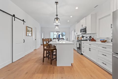The Townhouse on Highland – Near Greenbelt