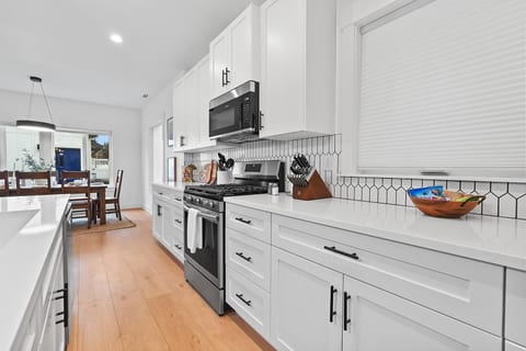 The Townhouse on Highland – Near Greenbelt