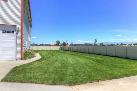 Massive Gathering Home with Ballroom - Sleeps 32+