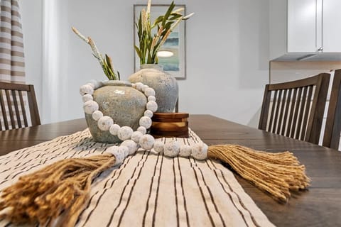 Cozy Costal Get Away | Meridian Idaho | 4 bedroom