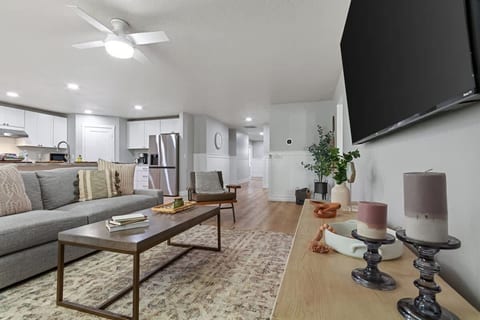 Cozy Costal Get Away | Meridian Idaho | 4 bedroom