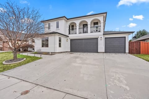 Large Modern 5 Bedroom Custom Home