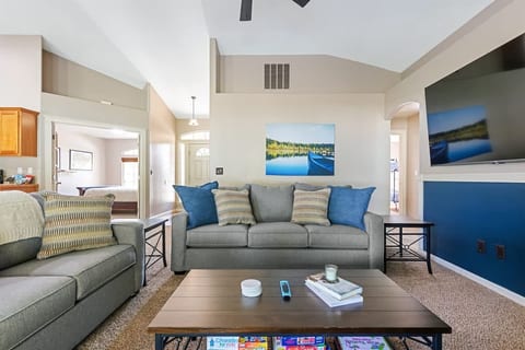 Family home -desirable neighborhood w/ pool access