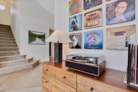 Stylish 3BR/2BA Home near Park
