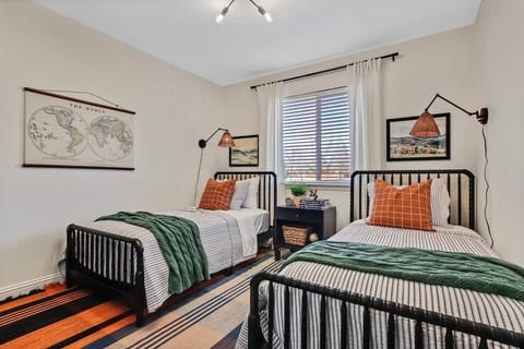 Stylish 3BR/2BA Home near Park