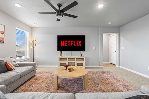 Spacious 5BR - Gamer Room - Hot Tub & Basketball