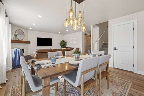 Modern Farmhouse Retreat | 5BR | With Pool Views