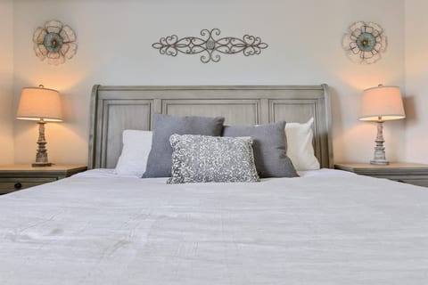Calming 3 bedroom home with designer details in Na