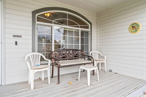 Cozy 3BR Nampa Home • Spacious Yard + Smart TV