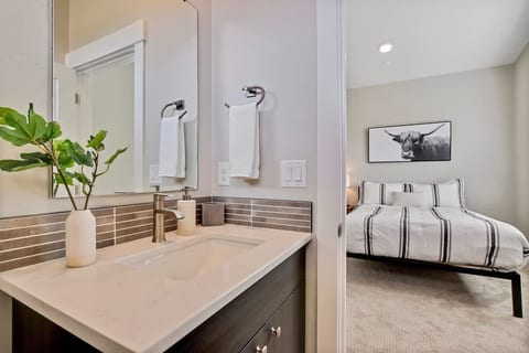 Stylish 2 bedroom townhome