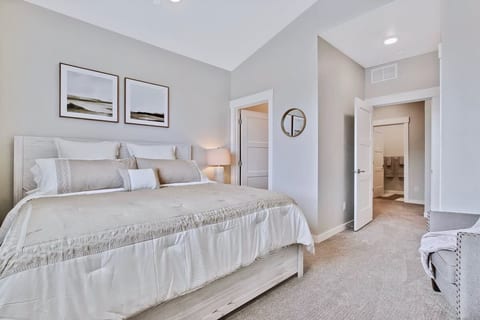 Sophisticated 3 bedroom townhome