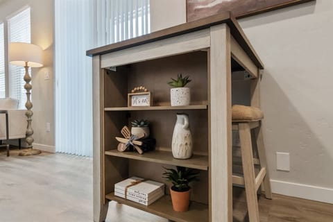 Elegant 2 bedroom townhome