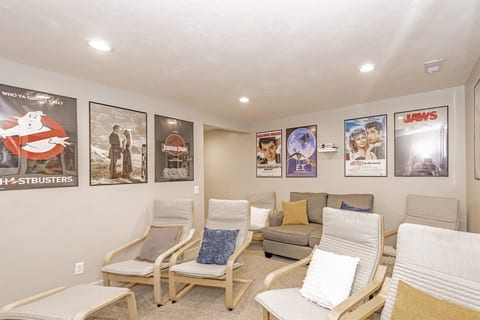Private Rexburg 5 Bedroom Home with Bonus Loft The