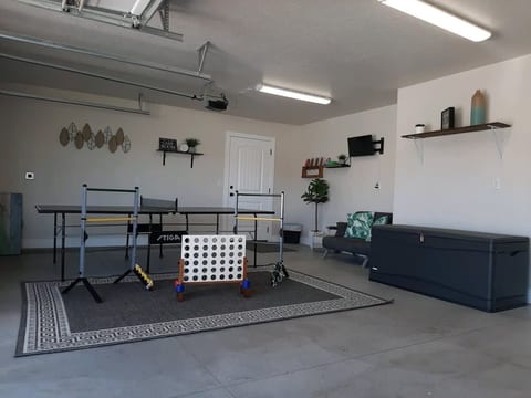 Stunning 5BR Oasis • Hot Tub • Casita • Hurricane
