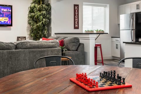 Luxury 2BR Basement Retreat Utah Lake Views