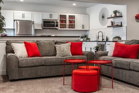Luxury 2BR Basement Retreat Utah Lake Views
