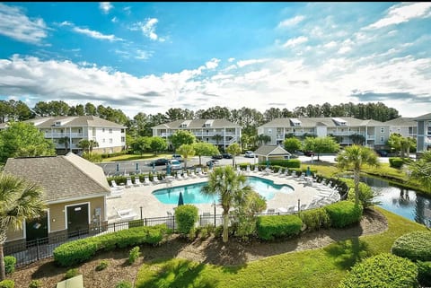 Pool: Skip the crowds and spend a relaxing afternoon enjoying one of the resort’s beautiful pools.