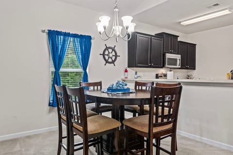 Kitchen: Fully equipped kitchen so you can enjoy everything from quick breakfasts to family dinners without leaving the condo.