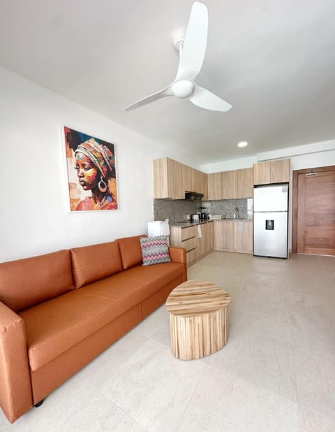 Quiet Beach Apt with Pool & Balcony C6