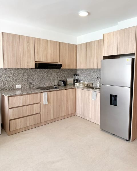 Quiet Beach Apt with Pool & Balcony C6