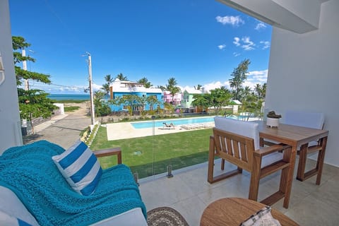 A2-1 Watch the Waves from Your Balcony Retreat