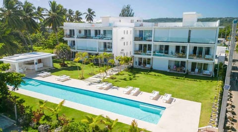 A2-1 Watch the Waves from Your Balcony Retreat