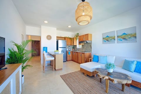 A2-1 Watch the Waves from Your Balcony Retreat