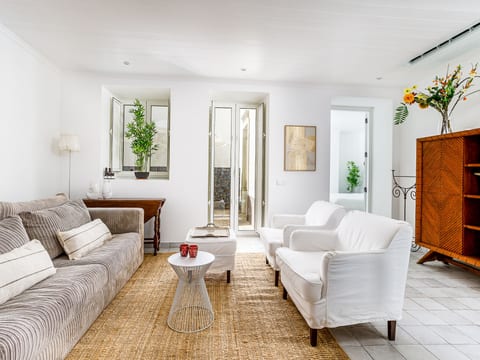 TaviraBliss Garden Apartment