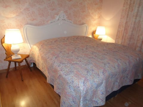 Juwel Appartement/Fewo, Dusche, WC, 2 Schlafräume 3-Zimmerwohnung