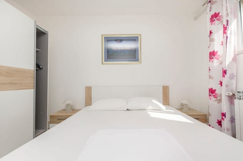 Apartment Lovre - Unit 378612-13