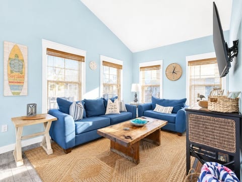 Chasing Ray's 2-bedroom, 2-Bath cottage in beautiful Mexico Beach with AC