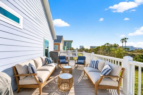Chasing Ray's 2-bedroom, 2-Bath cottage in beautiful Mexico Beach with AC