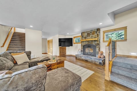 Lovely 4-bedroom house near Lake Coeur d'Alene!