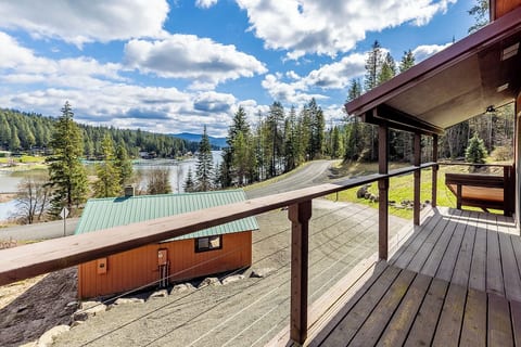 Lovely 4-bedroom house near Lake Coeur d'Alene!