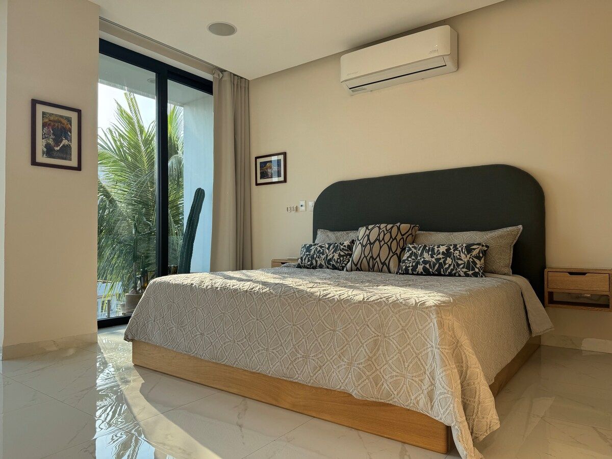 Main Bedroom w/ Attached Bath and Mountain Views
