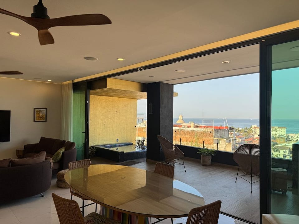 Fabulous Penthouse with Ocean & Mountain Views image 1