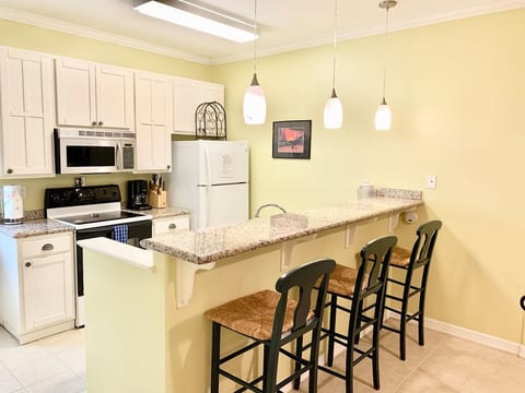 Lovely 2 Bedroom 2 Bath Condo