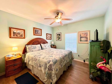 Lovely 2 Bedroom 2 Bath Condo