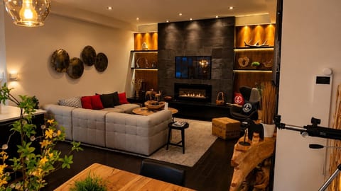 Seacliff - Luxury Waterfront Paradise - Pool & Spa image 3