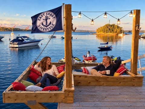 Cozy waterfront relaxation spot at seacliff halifax
