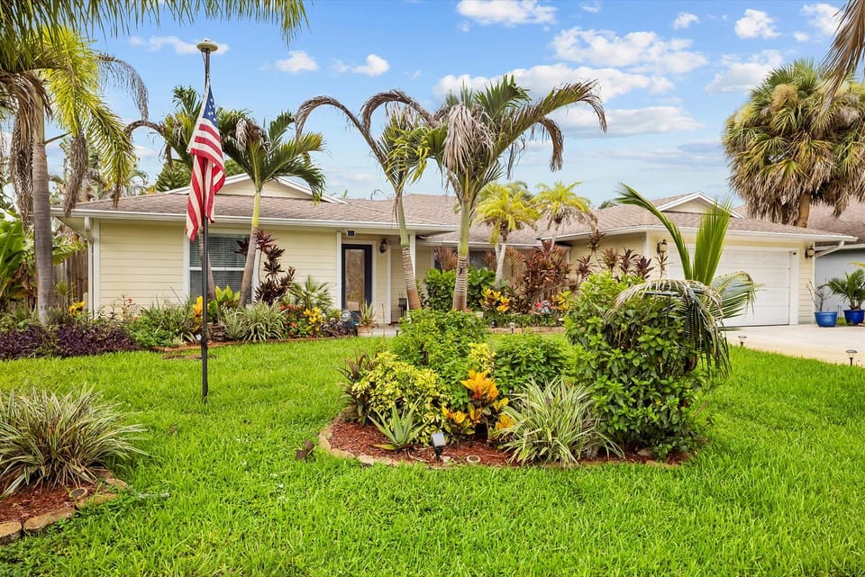 Tropical Haven Retreat - Port St. Lucie