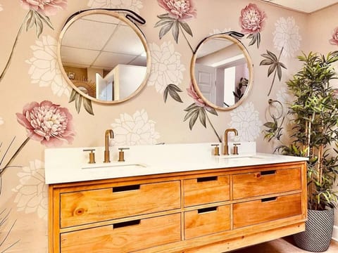 White Bohemian, Games, Hot Tub Events sleeps 34