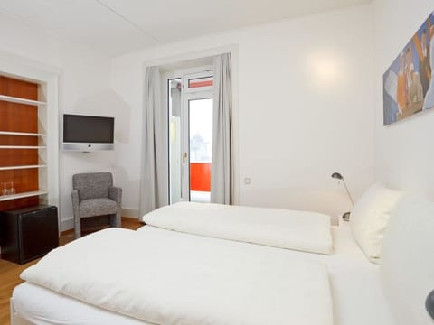 Ferienwohnung Hotel National Appartement/Fewo, Dusche oder Bad, WC