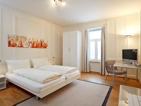 Ferienwohnung Hotel National Appartement/Fewo, Dusche oder Bad, WC