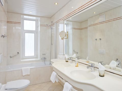 Ferienwohnung Hotel National Appartement/Fewo, Dusche oder Bad, WC