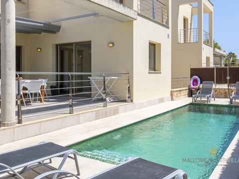 Pool Indoor
