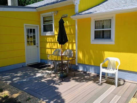 Pet Friendly* Vila do Sol* No Cleaning Fee*Fenced image 3