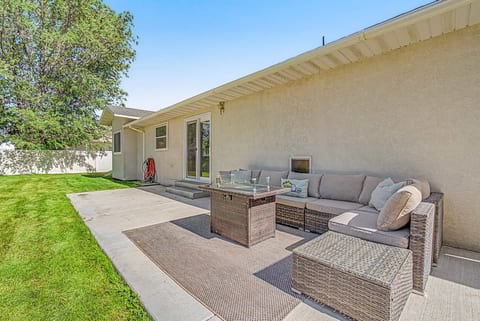 Cozy 3BR Burley Home Spacious Yard Snake River