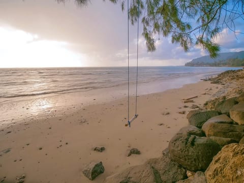 Magic North Shore Beach House 30 Day Rental